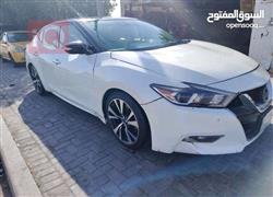 نيسان ماكسيما